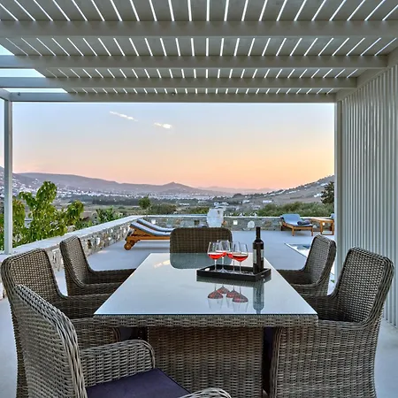 Leo - Unique & Calm פארוס