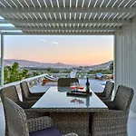 Leo - Unique & Calm Parikia (Paros)
