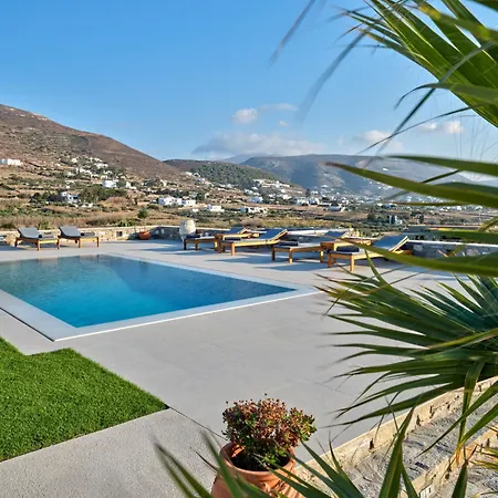 Leo - Unique & Calm * Parikia (Paros)