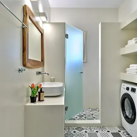 Leo - Unique & Calm Párosz