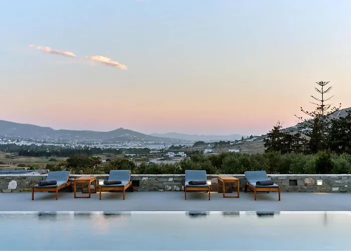 Leo - Unique & Calm Villa Páros