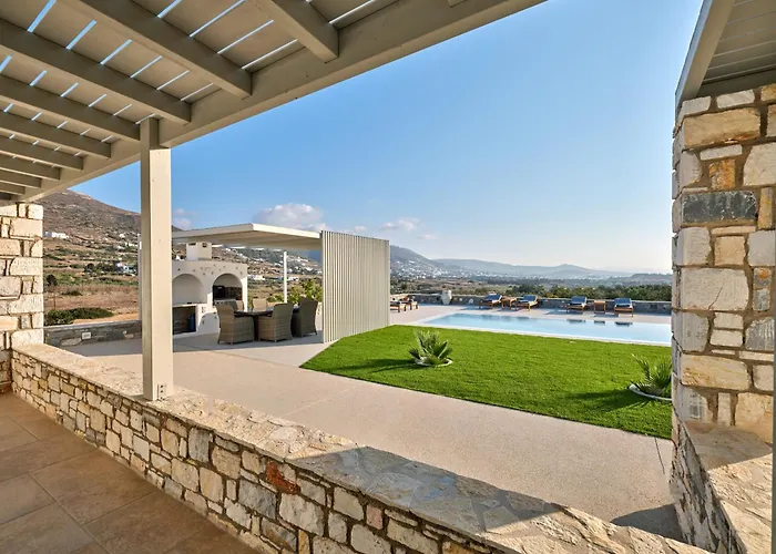 Leo - Unique & Calm Páros